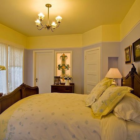 Old Thyme Inn Bed And Breakfast Half Moon Bay Room photo
