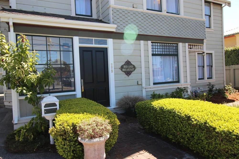 Old Thyme Inn Bed And Breakfast Half Moon Bay Exterior photo