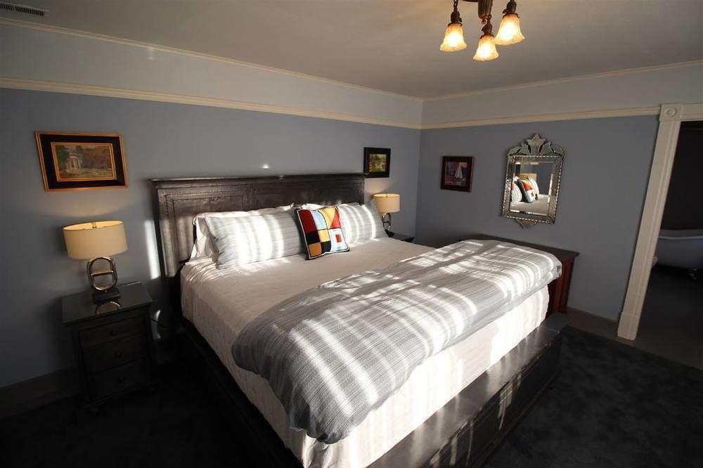 Old Thyme Inn Bed And Breakfast Half Moon Bay Exterior photo
