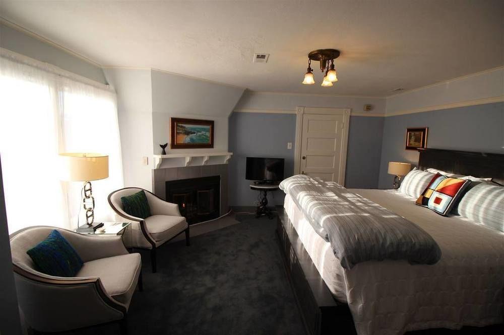 Old Thyme Inn Bed And Breakfast Half Moon Bay Exterior photo