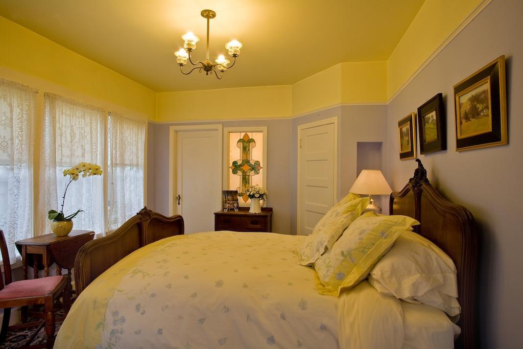 Old Thyme Inn Bed And Breakfast Half Moon Bay Room photo
