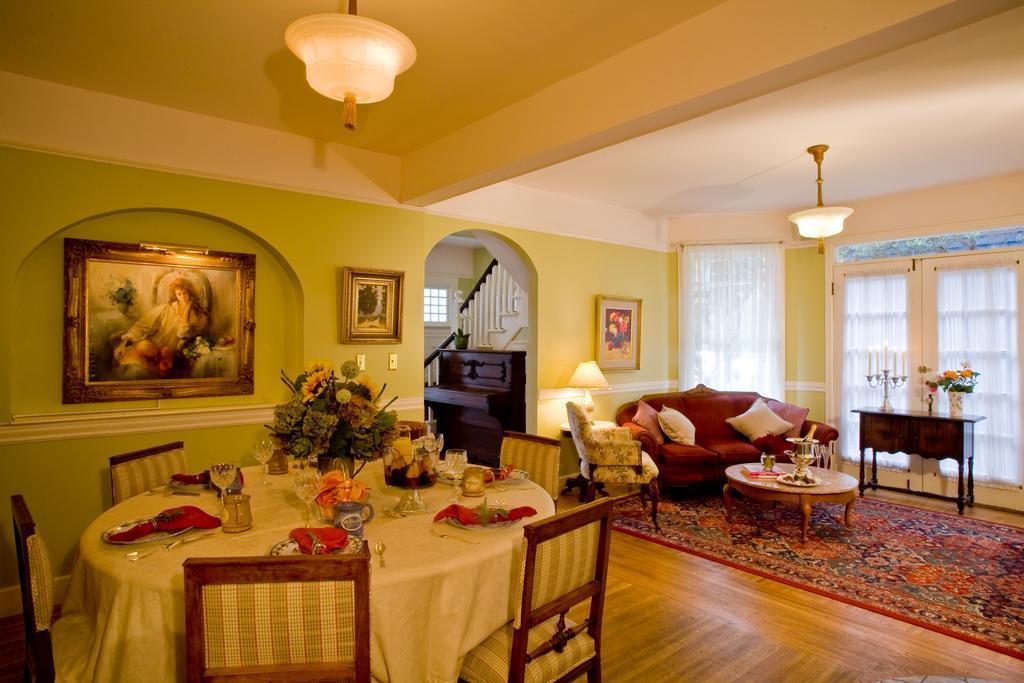Old Thyme Inn Bed And Breakfast Half Moon Bay Room photo